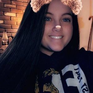 Meet your Posher, Caitlin